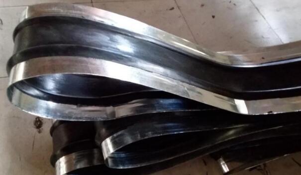 鋼邊橡膠止水帶熱熔機(jī)焊接時(shí)的步驟分幾步走？